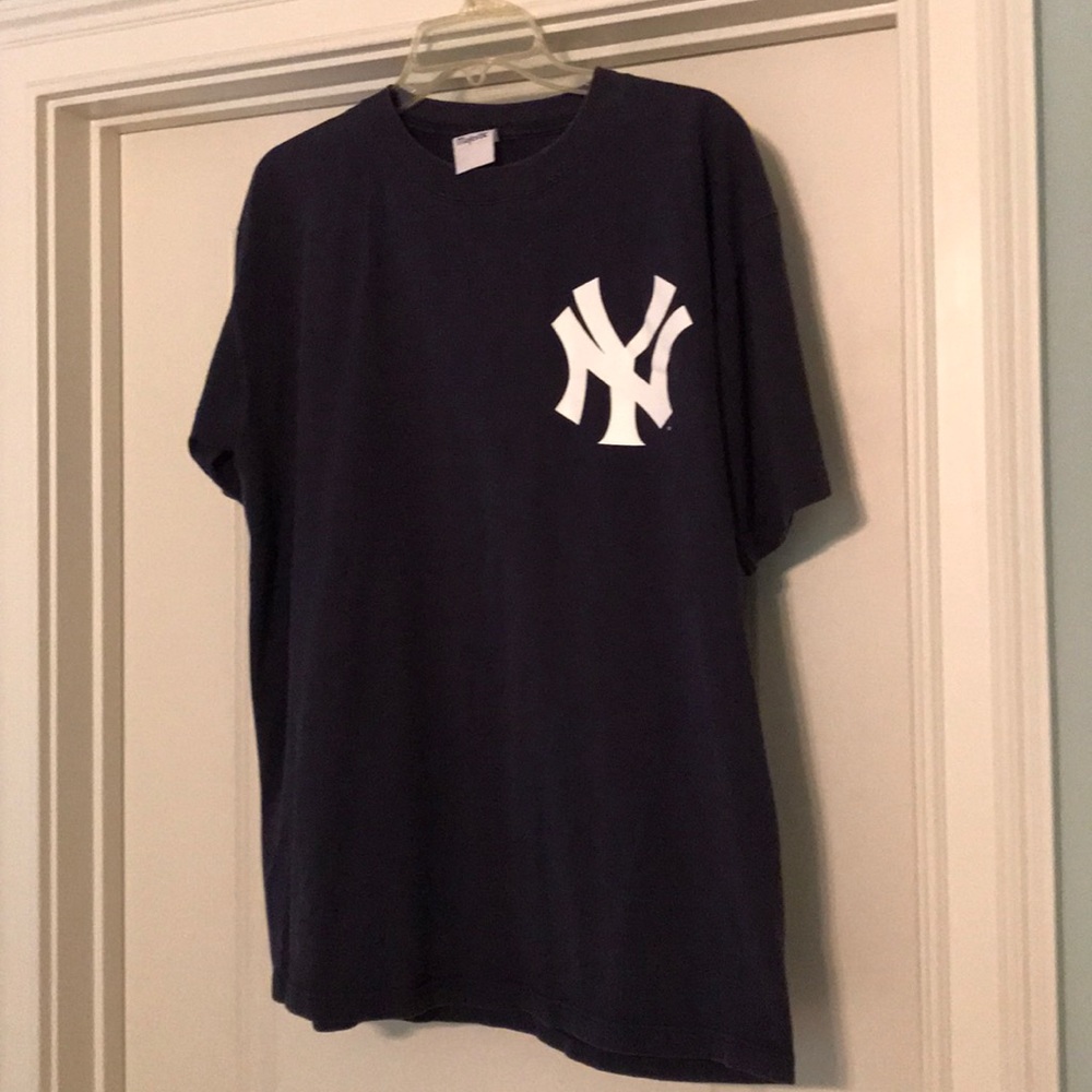 Majestic men’s New York Yankees tee, size L